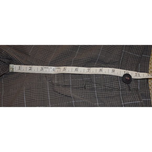 The North Face Button Fly Gray Plaid Shorts size 34 - Picture 9 of 10